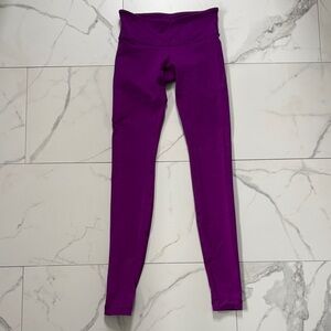 Lululemon Athletica Vibrant Fuscia Leggings